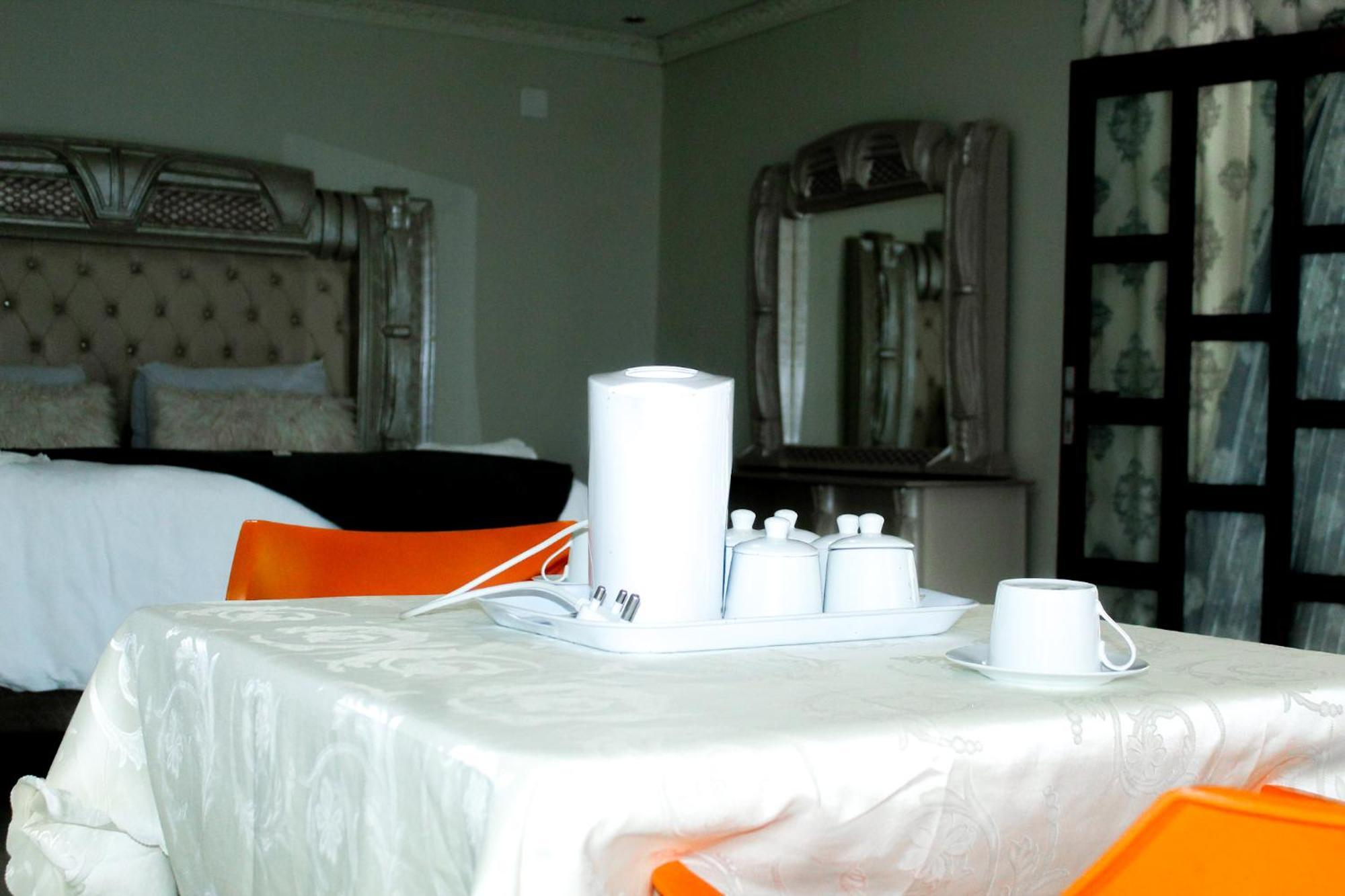The Rest Camp Lodge And B&B Manzini Bagian luar foto